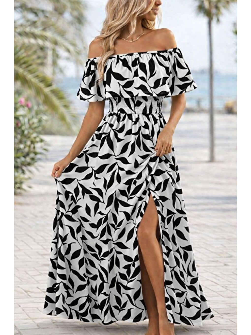 Siyah Kadın Madonna Yaka Göğüs Lastikli Yırtmaçlı Uzun Desenli Süprem Elbise