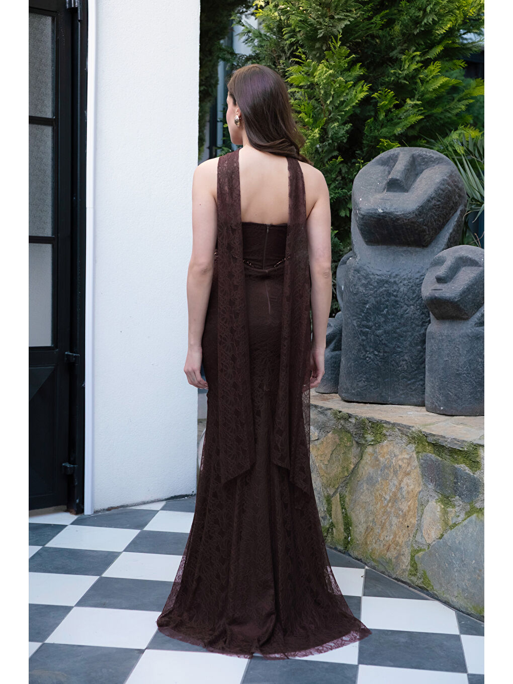 Kadın Kahverengi Straplez Yırtmaçlı Dantel Detay Uzun Abiye Elbise-5