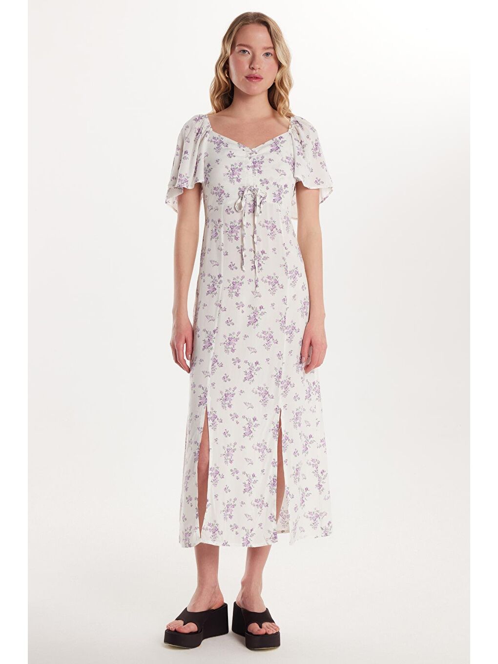 Karışık Kadın Standart Fit Bağlama Detaylı Desenli Viskon Yırtmaçlı Elbise-3