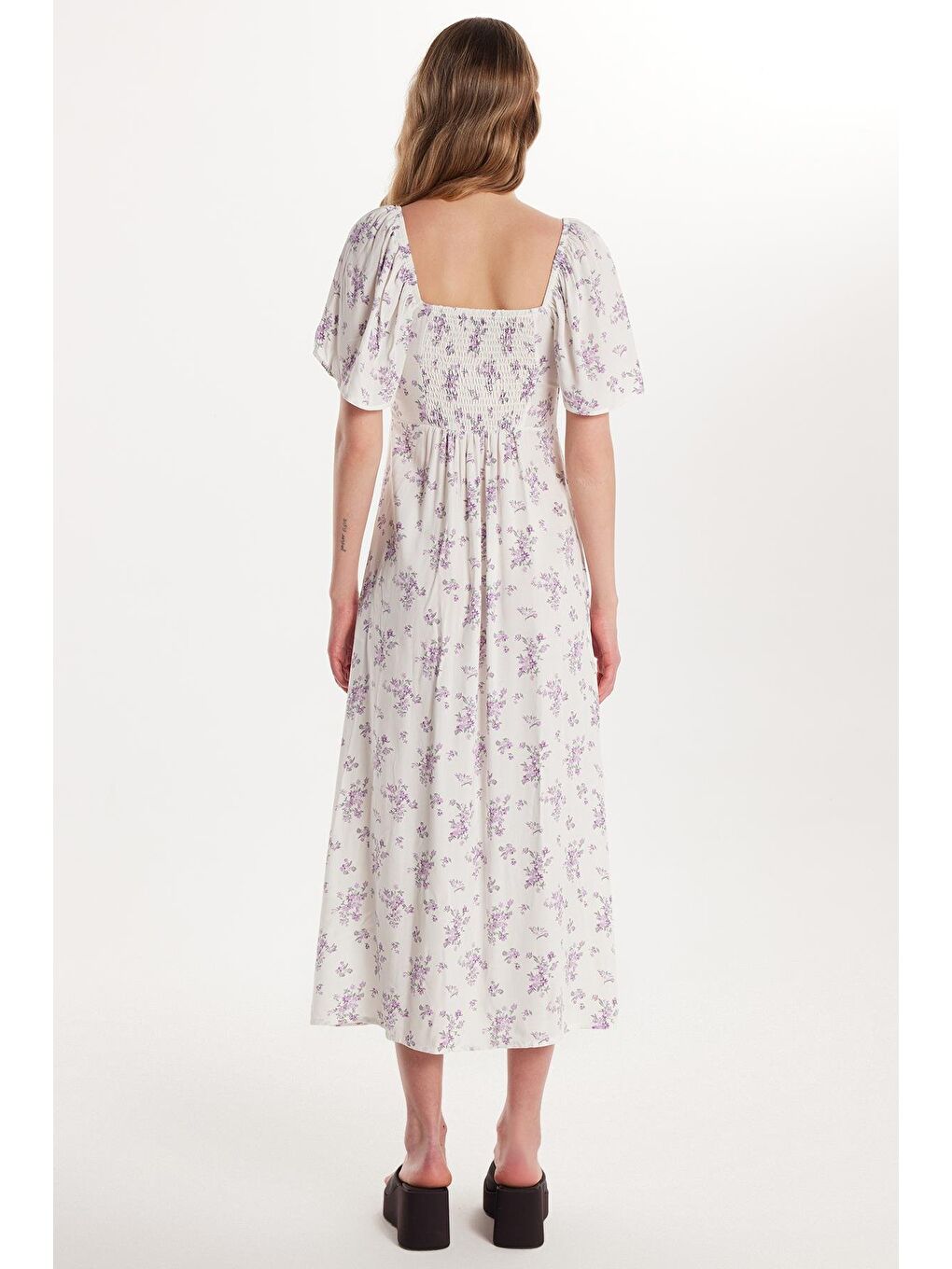 Karışık Kadın Standart Fit Bağlama Detaylı Desenli Viskon Yırtmaçlı Elbise-4