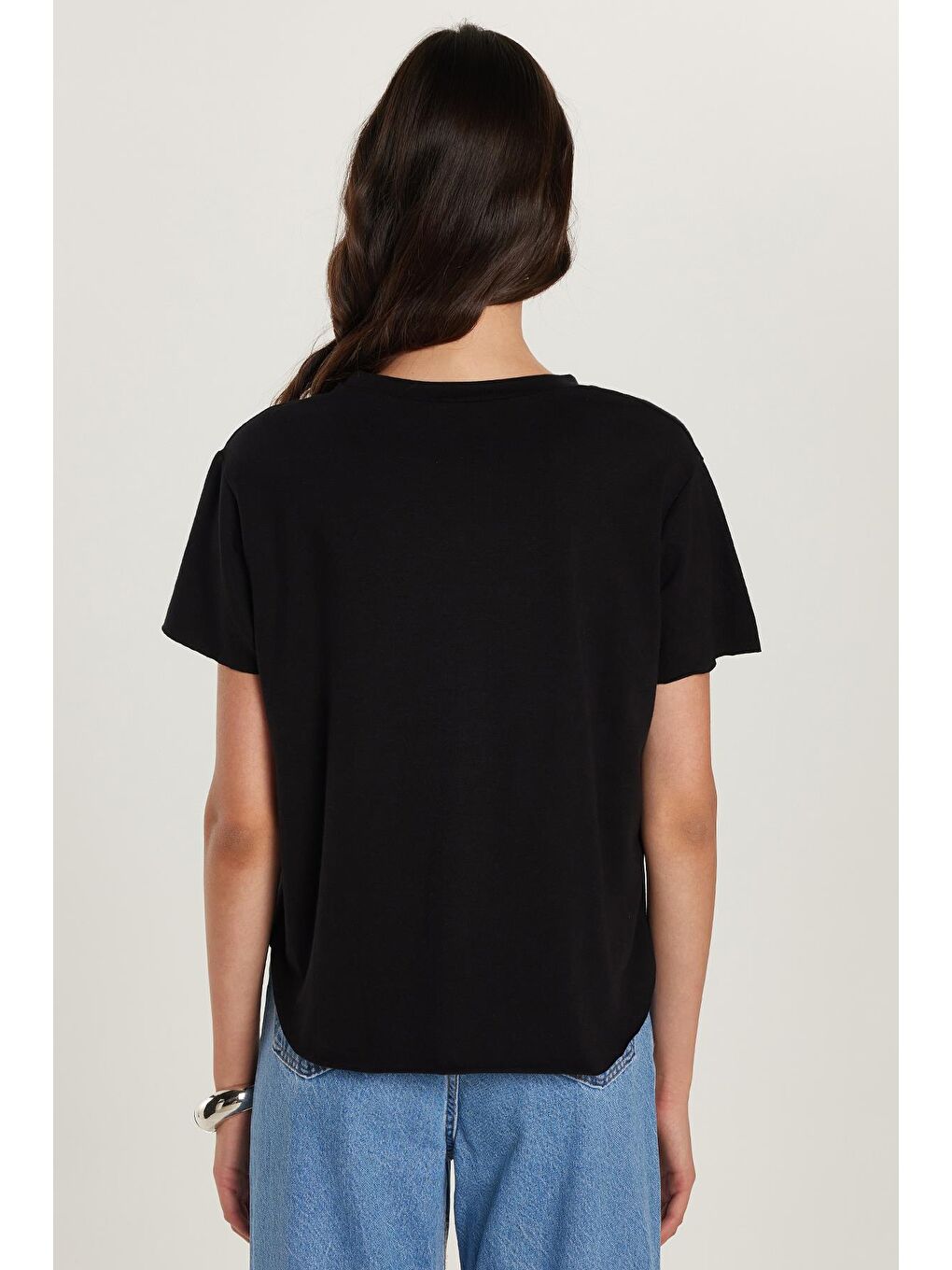Kadın Relax Fit Modal Kumaş Basic Bisiklet Yaka Siyah Tişört-4