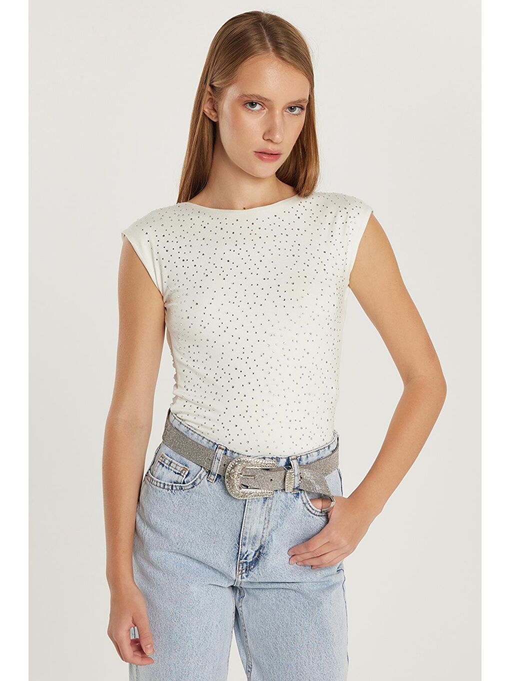 Kadın Slim Fit Dar Kesim Sırt Detaylı Bisiklet Yaka Ekru Tişört-1