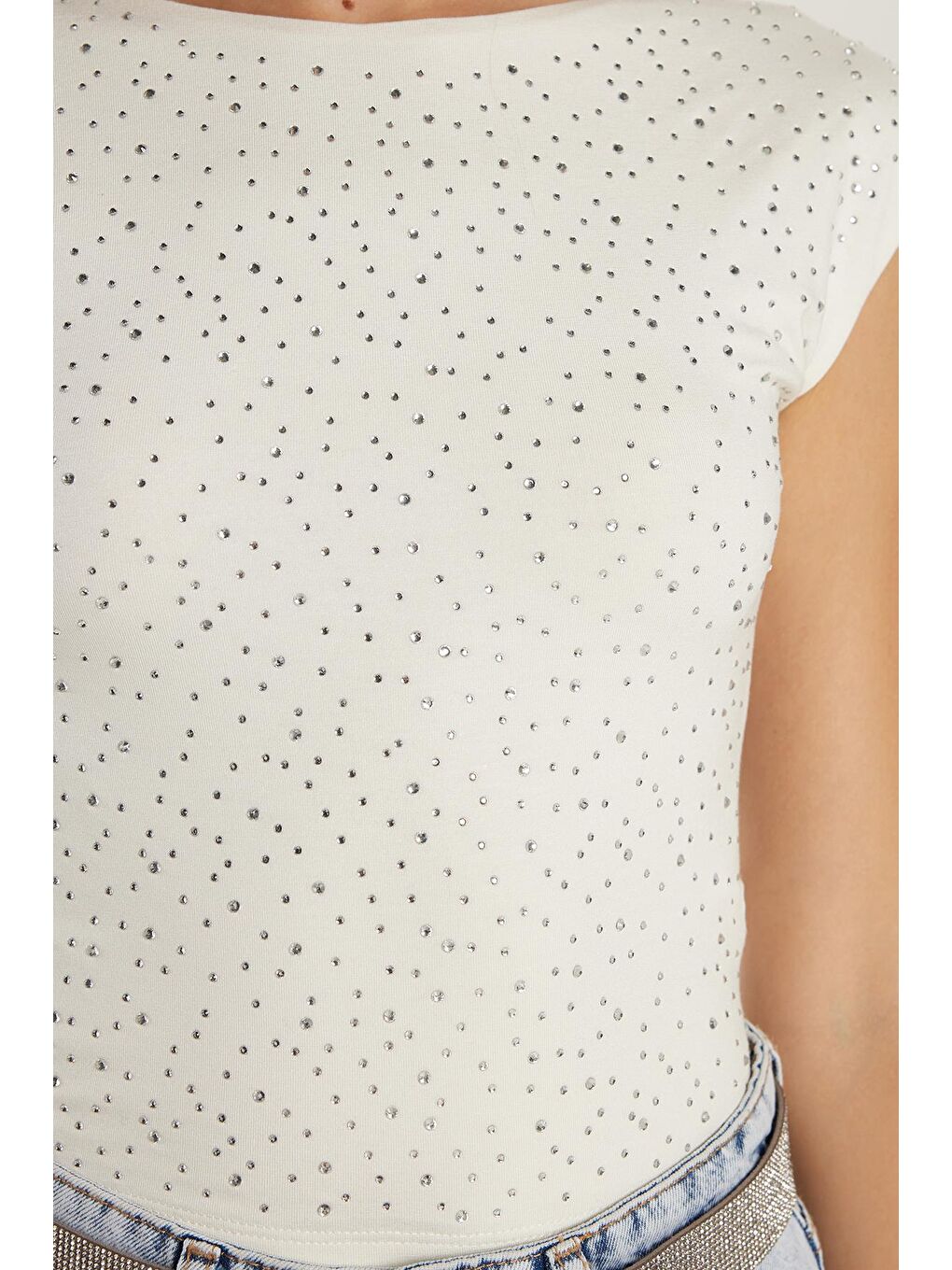 Kadın Slim Fit Dar Kesim Sırt Detaylı Bisiklet Yaka Ekru Tişört-2