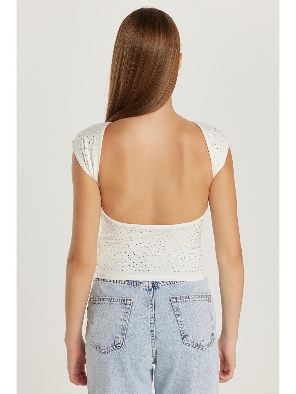 Kadın Slim Fit Dar Kesim Sırt Detaylı Bisiklet Yaka Ekru Tişört-4