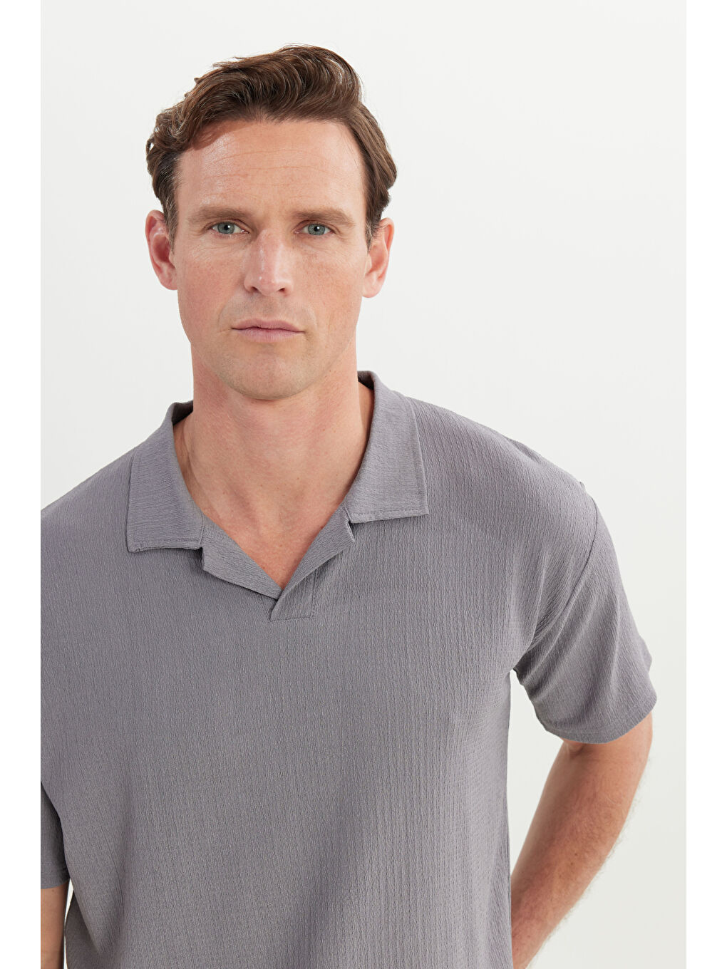Erkek Gri Relax Fit Rahat Kesim Polo Yaka Tişört-3
