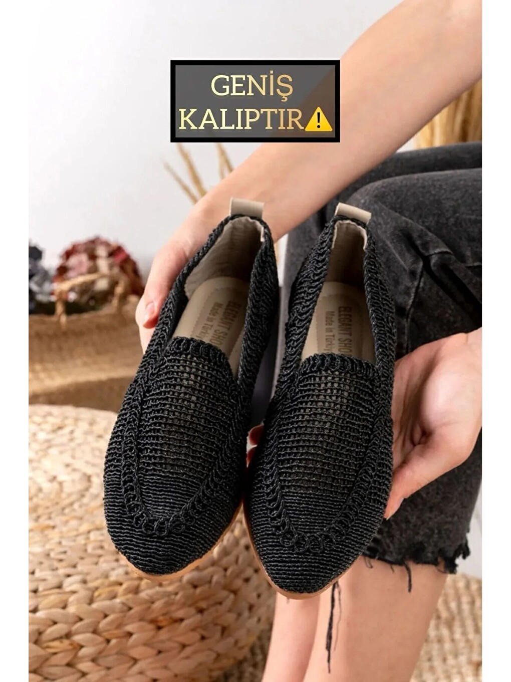 Siyah Örme Dantelli Kadın Babet-1