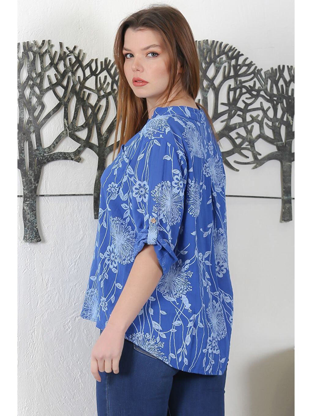 İtalyan Lacivert Hakim Yaka Düğmeli 3/4 Kol Çiçekli Cepli Casual Arkası Uzun Dokuma Bluz 65 63-7