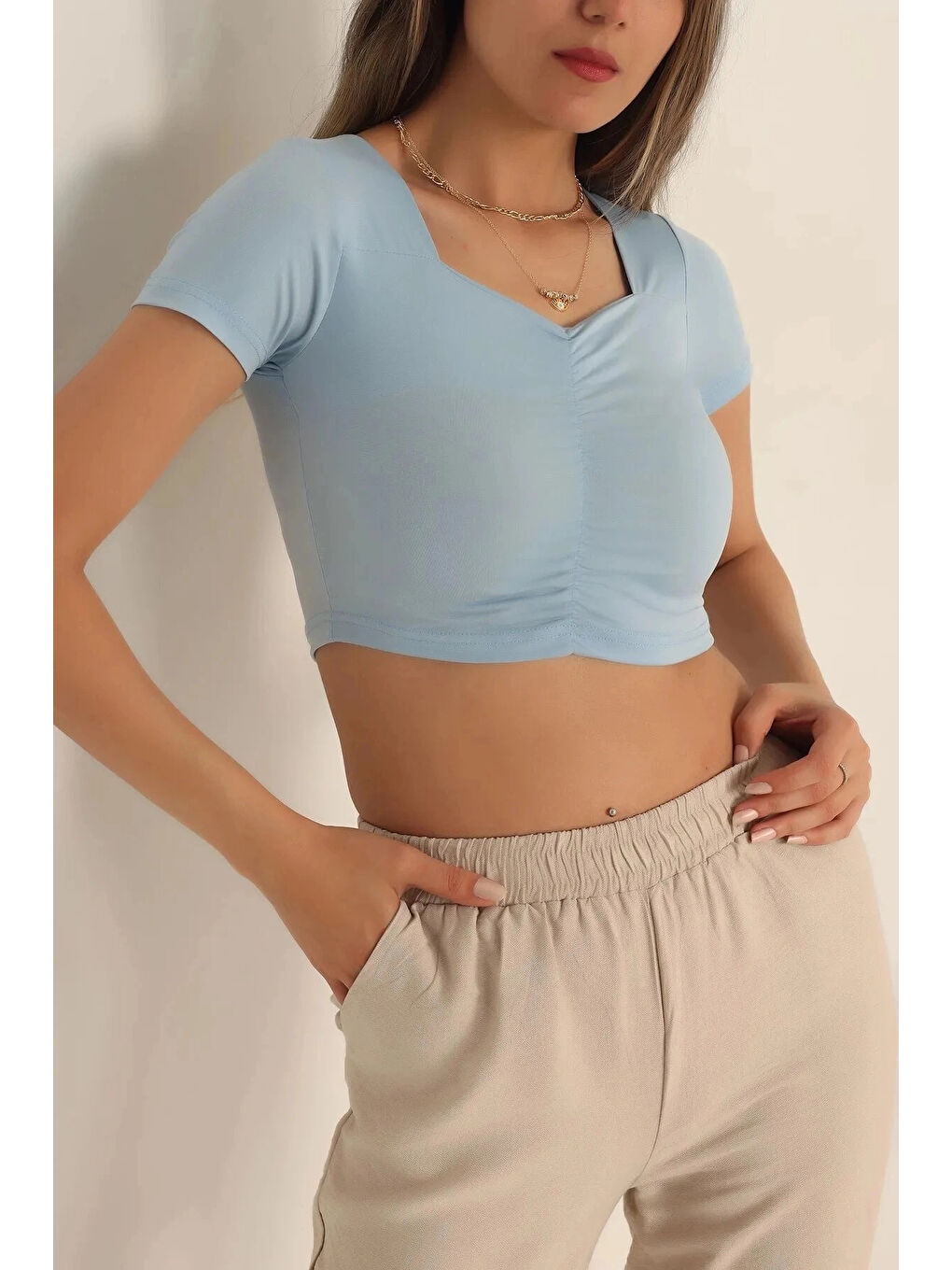 Kadın Buz Mavi Kare Yaka Ön Büzgülü Crop Bluz HZL23S-SND120151