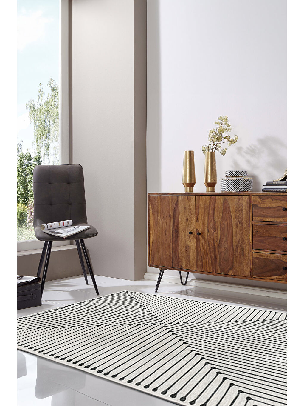 Siyah Dekoratif Özel Tasarım Yıkanabilir İnce Kaymaz Tabanlı Modern Halı KECE FR09-2