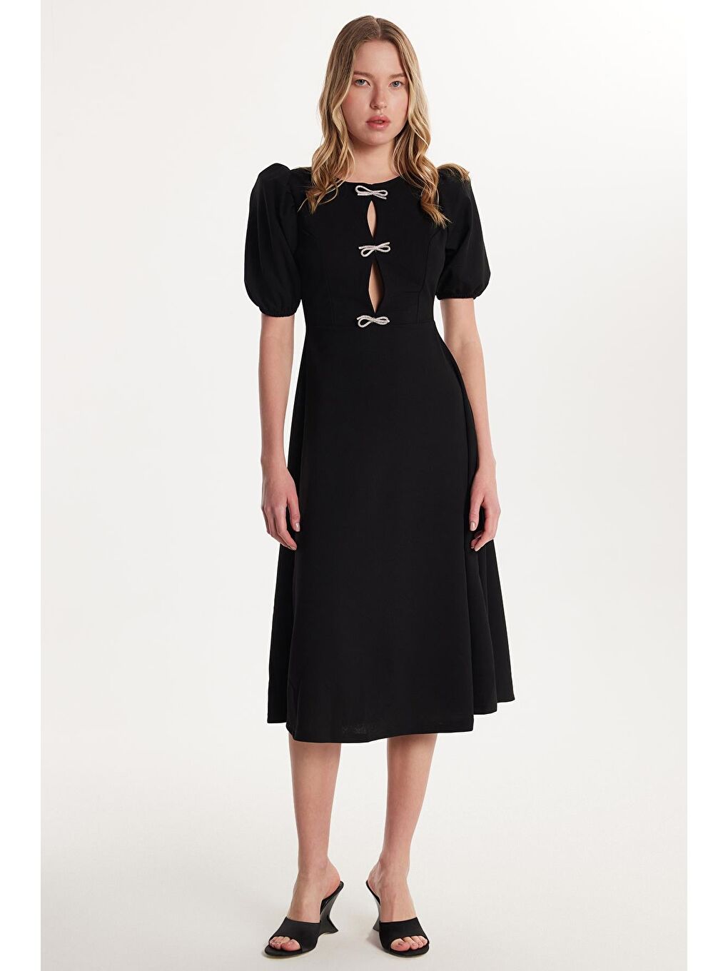 Kadın Regular Fit Balon Kol Bisiklet Yaka Bağlama Detaylı Siyah Elbise