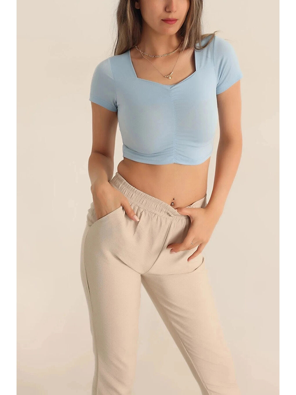 Kadın Buz Mavi Kare Yaka Ön Büzgülü Crop Bluz HZL23S-SND120151-1