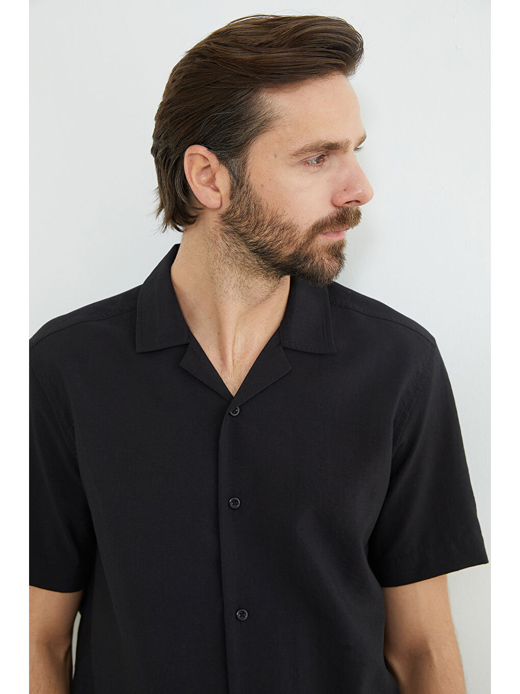 Siyah Düğmeli Kısa Kollu Regular Fit Gömlek-3