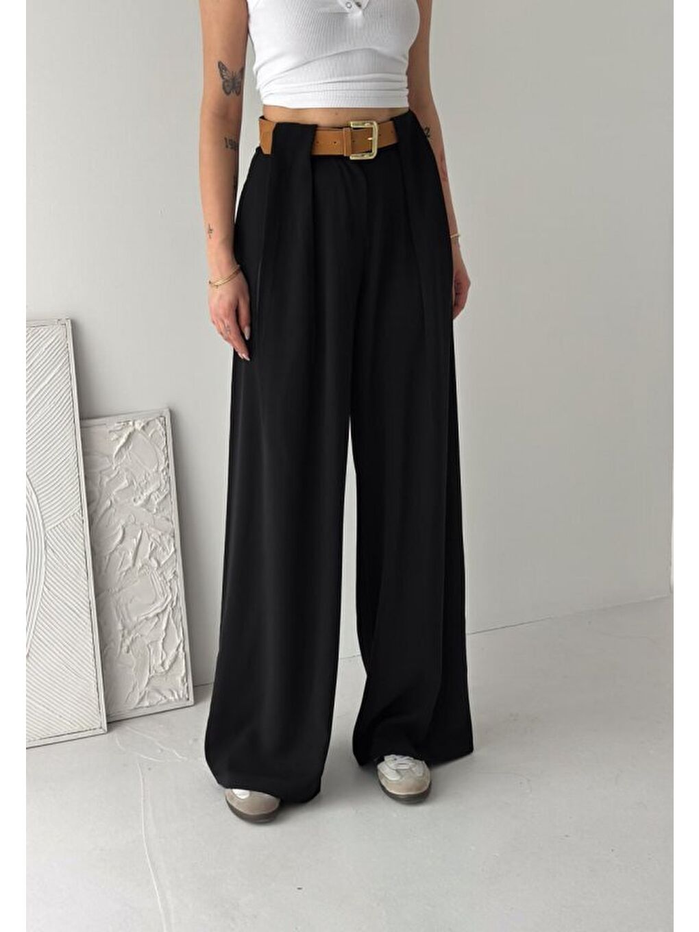 Siyah Kadın Pileli Kemerli Pantolon