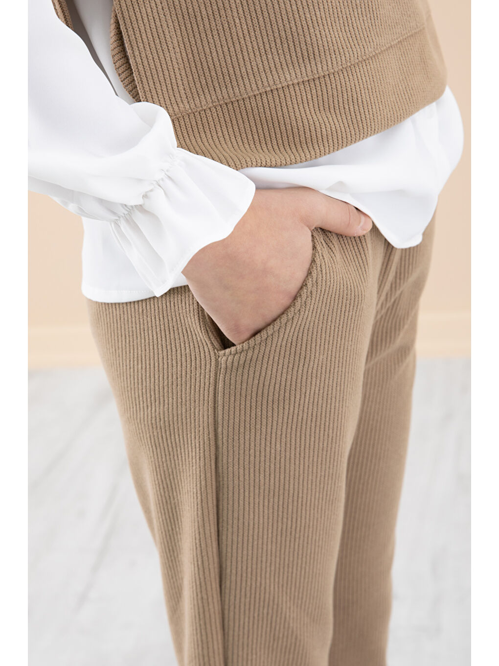 Kahverengi Kahve Yakası Nakışlı Gömlekli Süveterli Kız Çocuk 3'lü Takım 20267-2