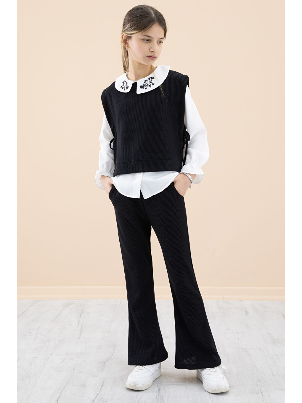 Siyah Yakası Nakışlı Gömlekli Süveterli Kız Çocuk 3'lü Takım 20268-2