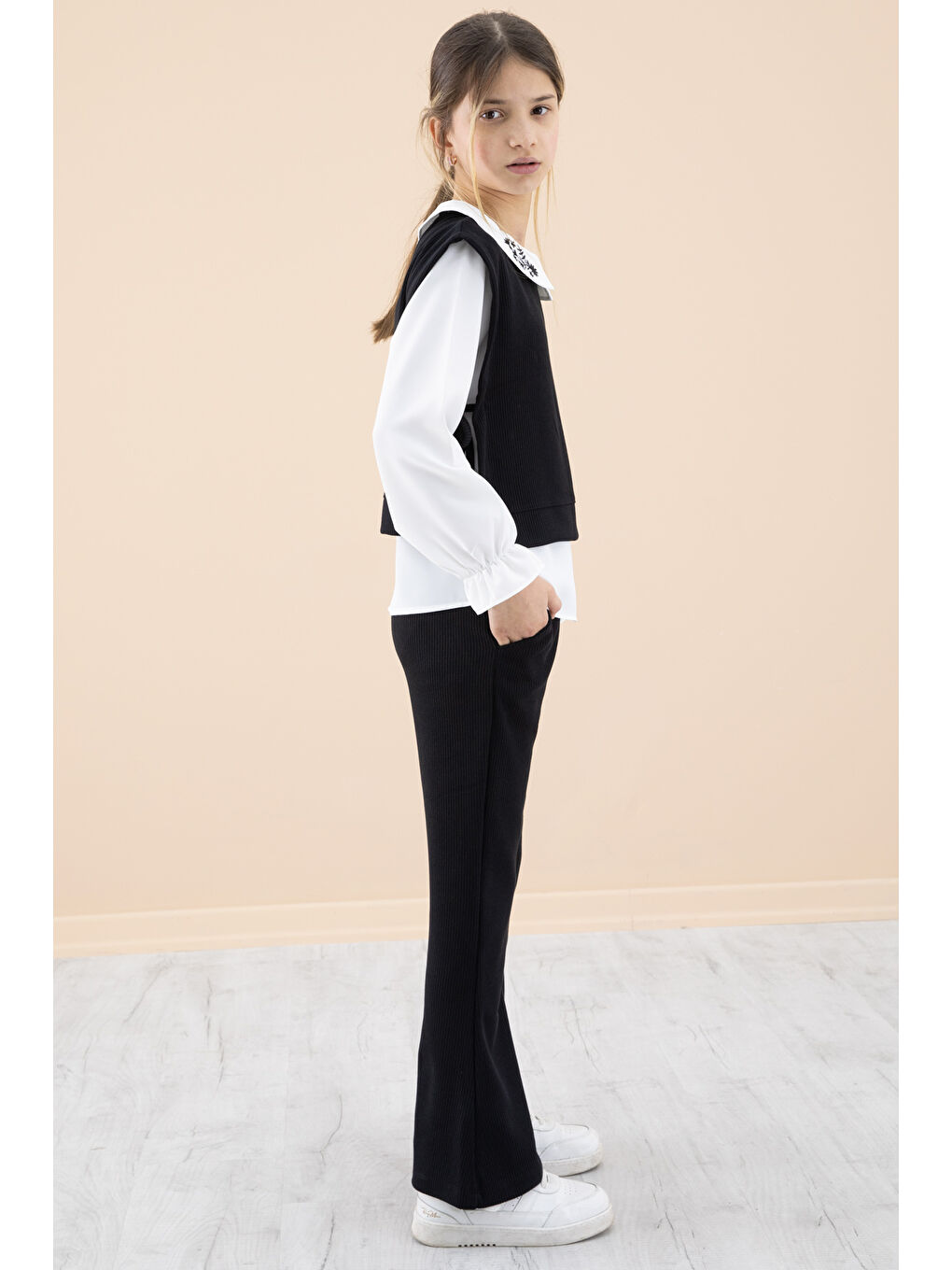 Siyah Yakası Nakışlı Gömlekli Süveterli Kız Çocuk 3'lü Takım 20268-3