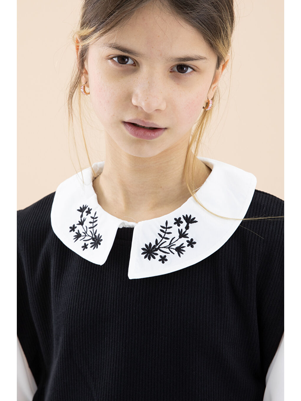 Siyah Yakası Nakışlı Gömlekli Süveterli Kız Çocuk 3'lü Takım 20268-4