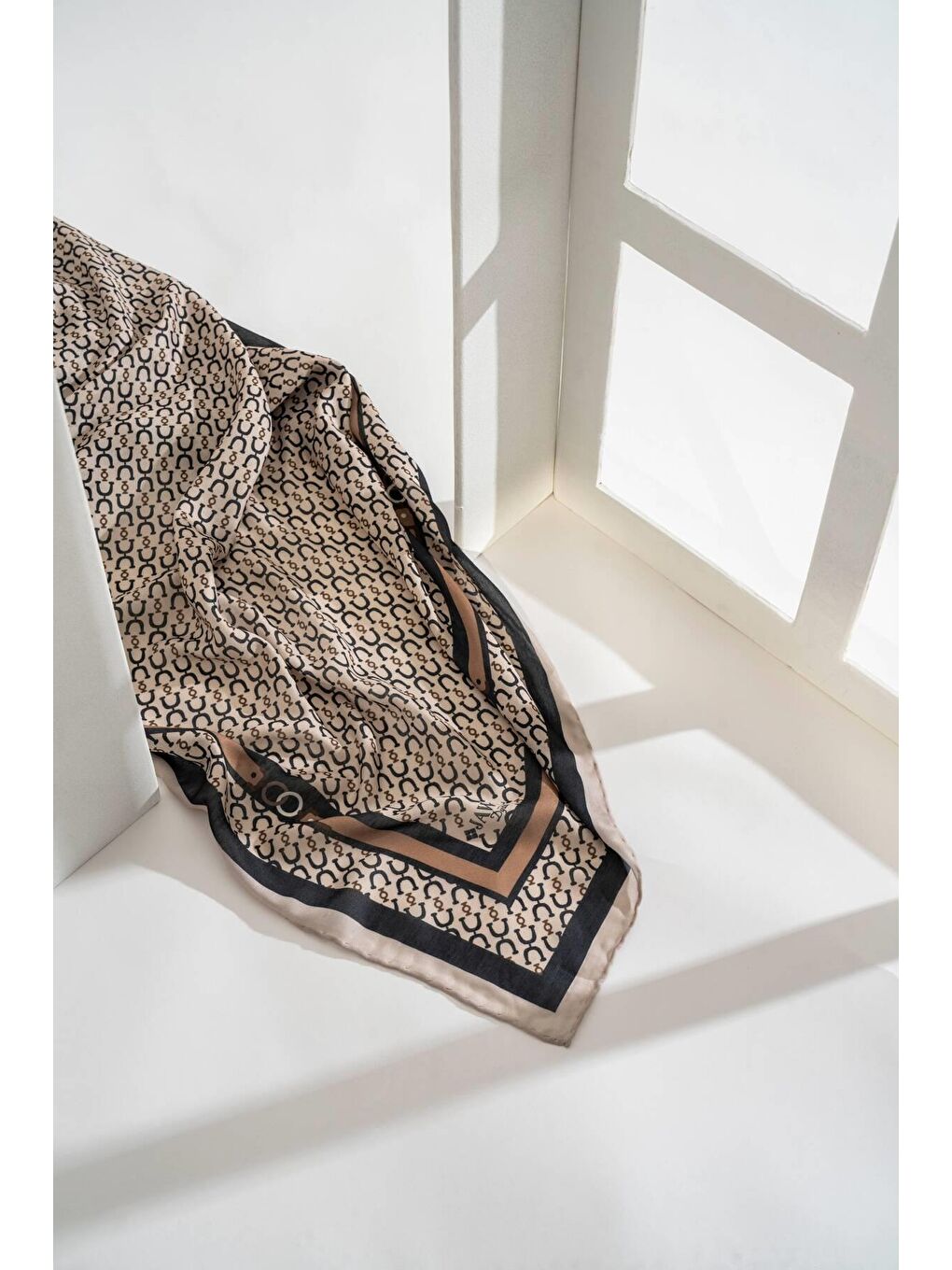 Karışık Kadın Soft Eşarp Paketi (Kahve-Sütlü Kahve-Zebra Siyah-Krem)-4