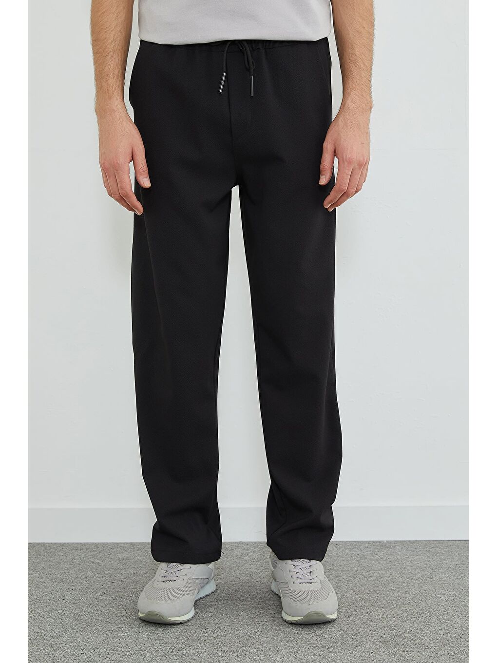 Siyah Çizgili Beli Lastikli Pantolon-1