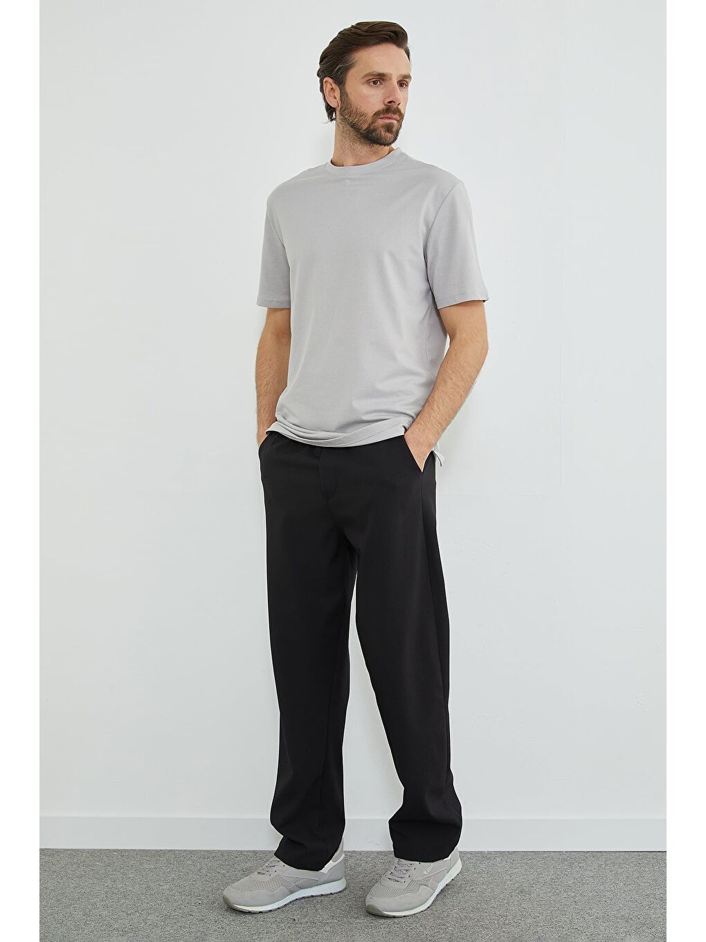 Siyah Çizgili Beli Lastikli Pantolon-3