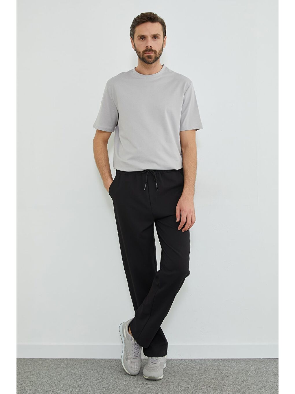 Siyah Çizgili Beli Lastikli Pantolon-4