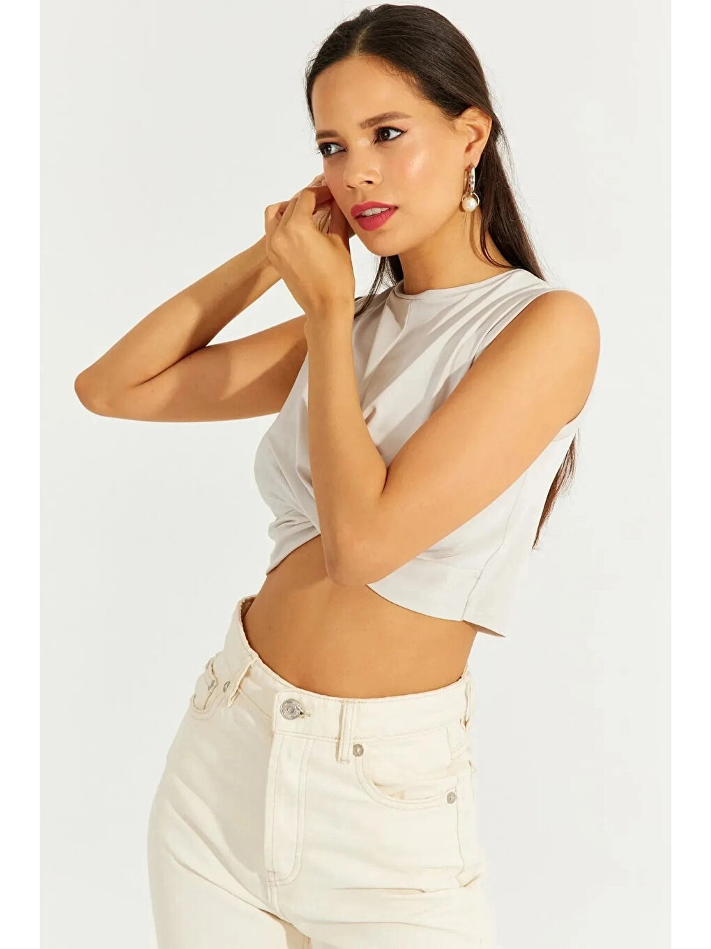 Kadın Bej Önü Düğümlü Bisiklet Yaka Sıfır Kol Elastanlı Crop Bluz HZL23S-SND120181-2