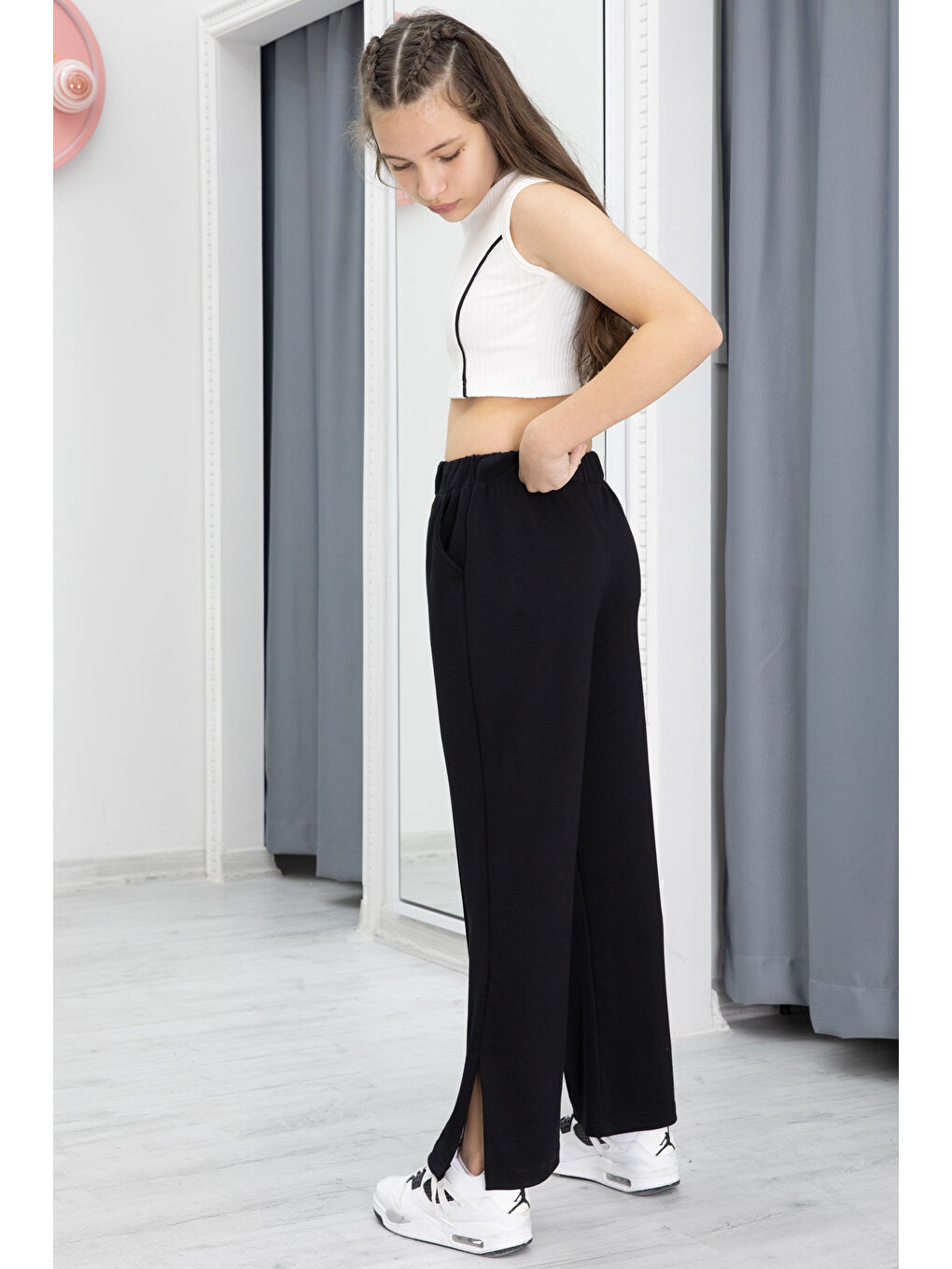 Siyah Geniş Paça Yırtmaçlı Kız Çocuk Pantolon 20283-4