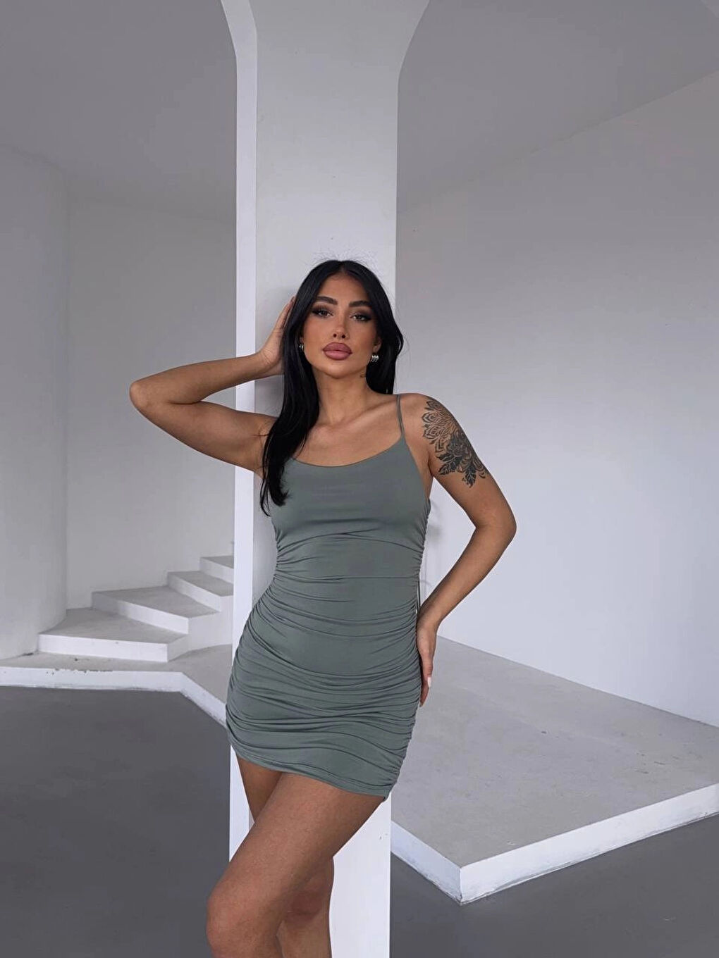 Kadın Yeşil İnce Askılı Yanlardan Drapeli Mini Elbise HZL25S-FRY123071