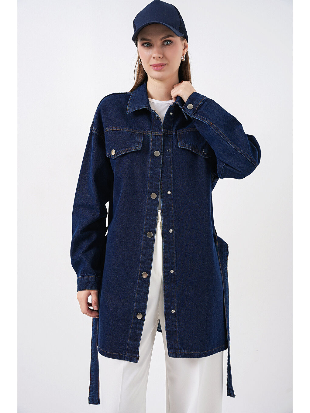 Kadın Boydan Düğmeli Kuşalı Jean Ceket 0740 - Lacivert-2