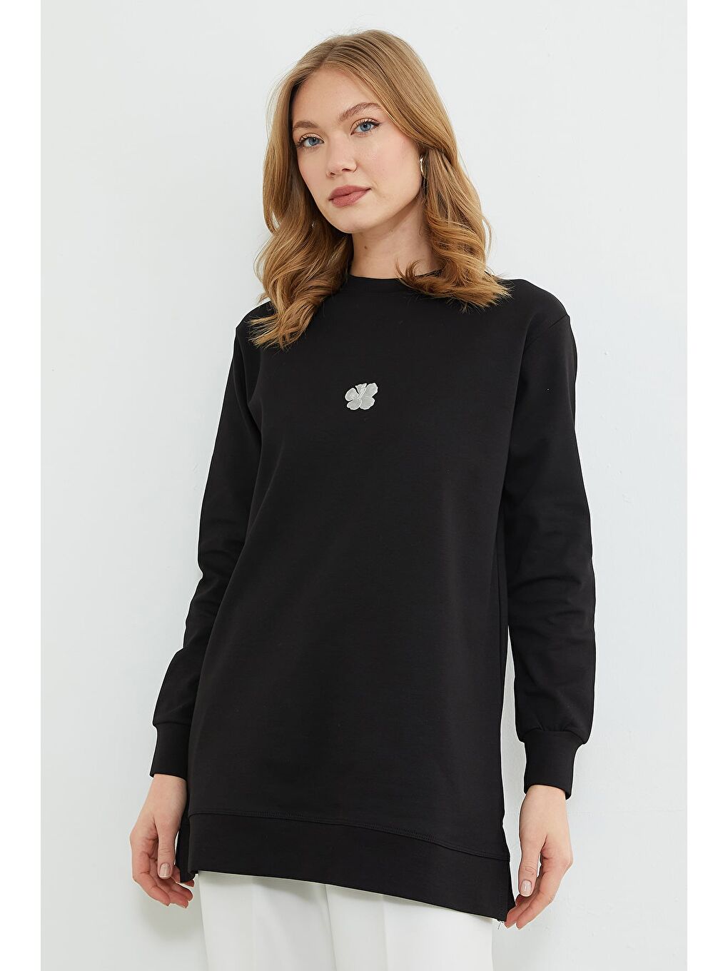 Siyah Fullamodest Lotus Çiçeği Kabartmalı Oversize Tunik-2