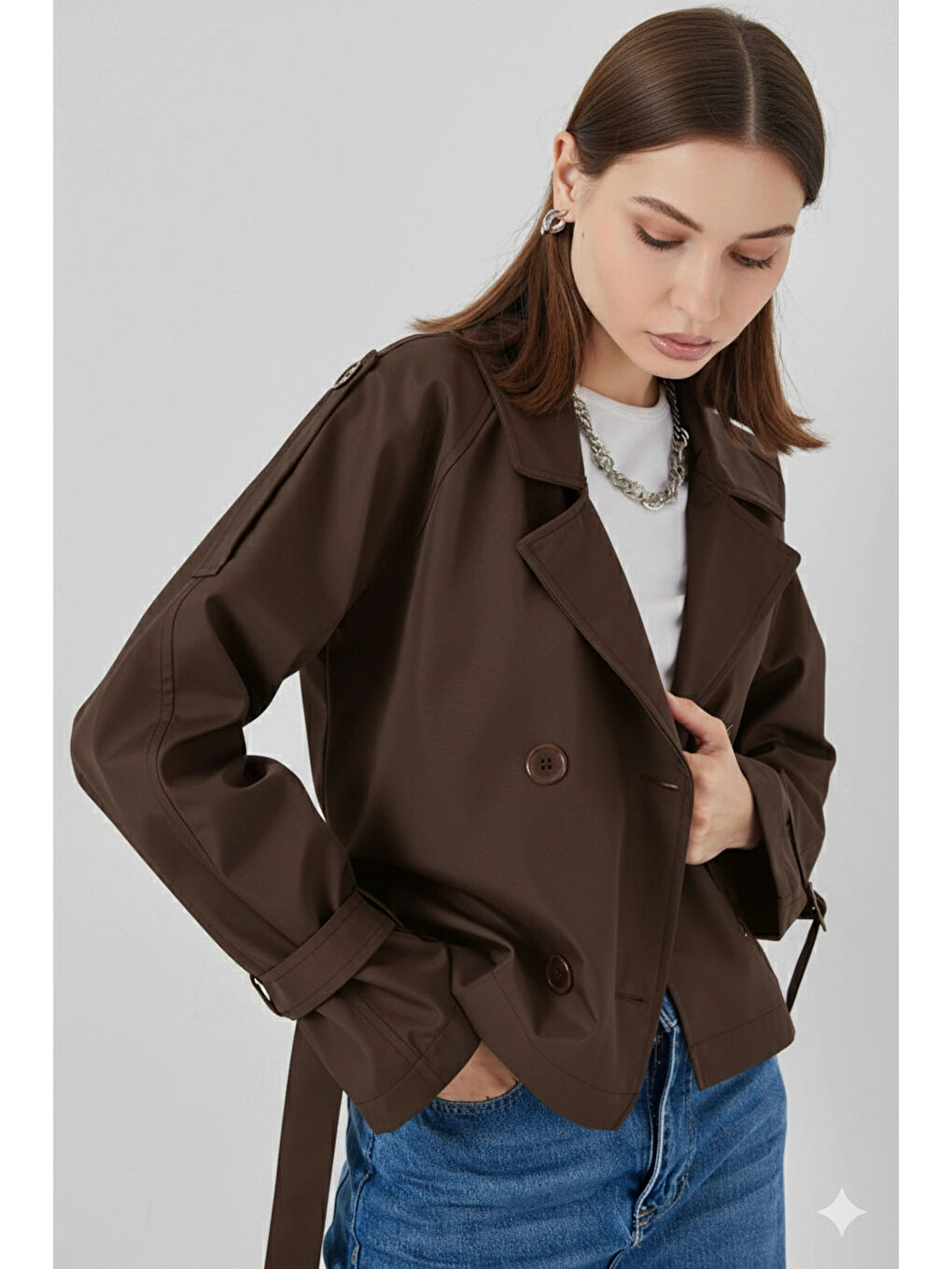 Kadın Kahverengi Kruvaze Yaka Kuşaklı Astarlı Kısa Trençkot HZL25W-BD159701-2