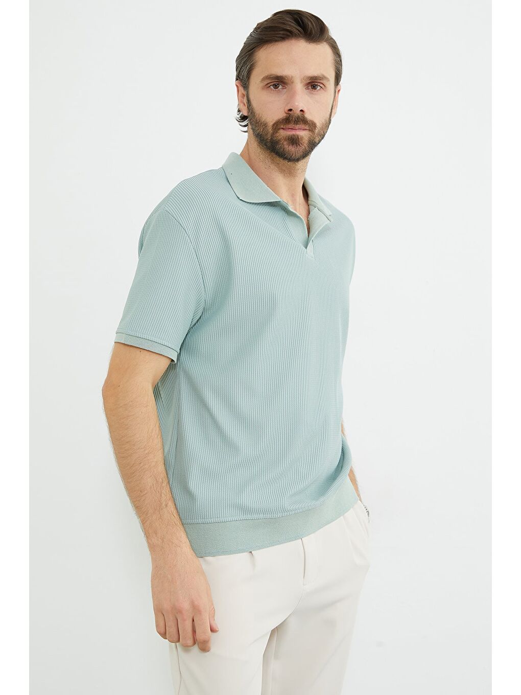 Yeşil Fitilli Apaş Yaka Garnili Tişört-1