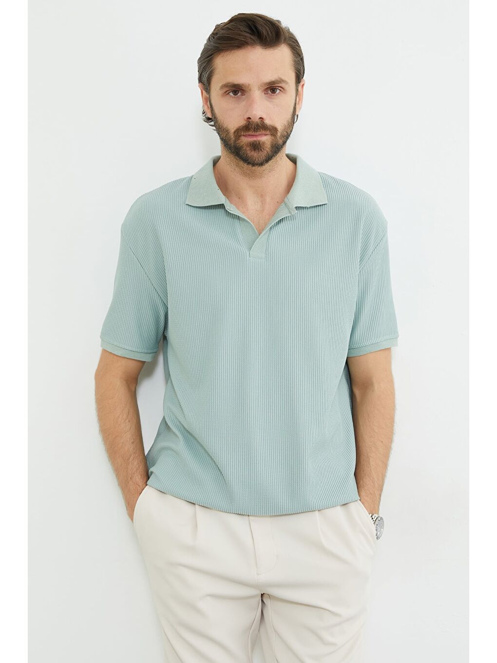 Yeşil Fitilli Apaş Yaka Garnili Tişört-4