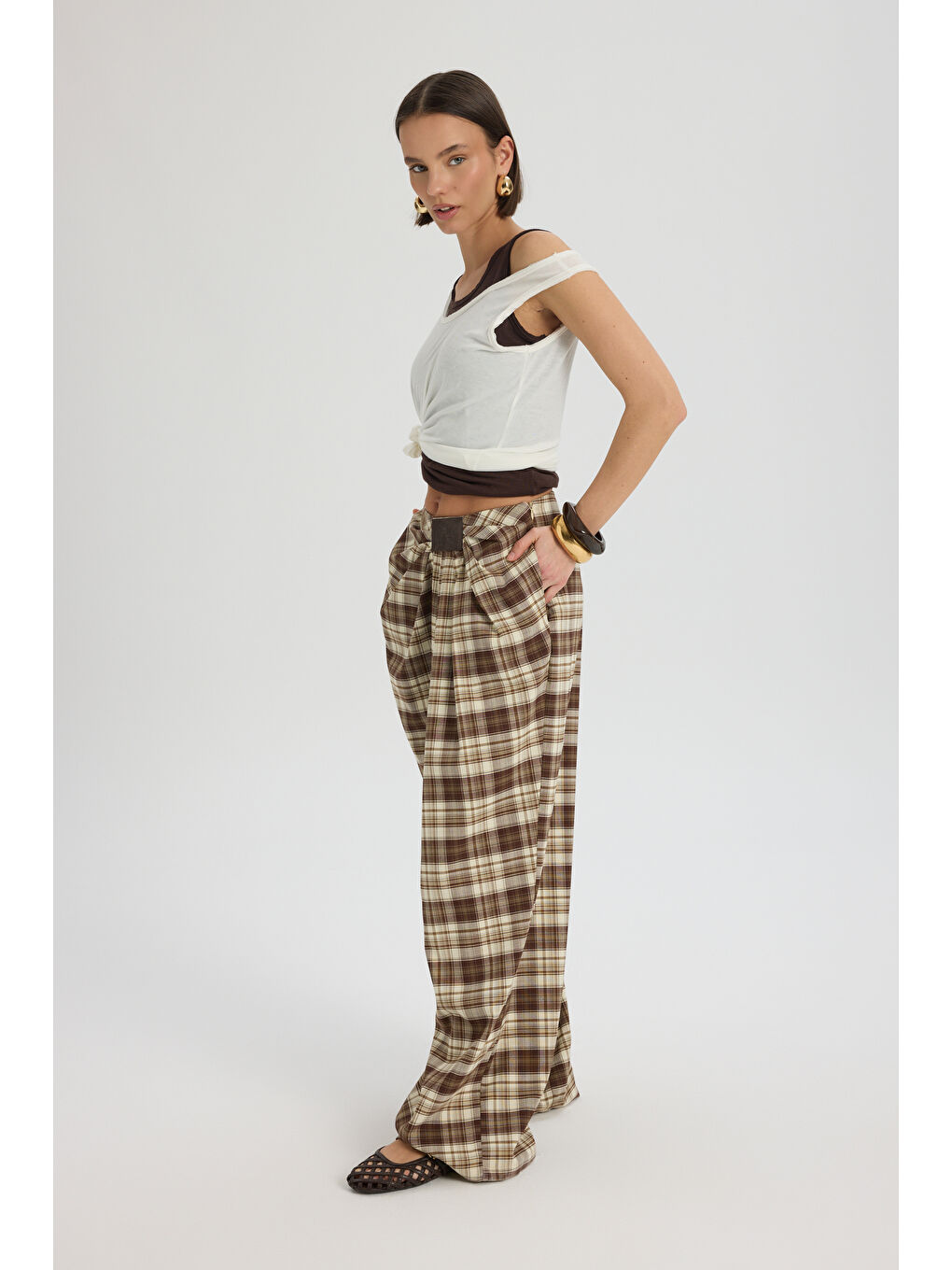 Kahverengi Corvin Pile Detaylı Dökümlü Kahve Ekose Pantolon-2
