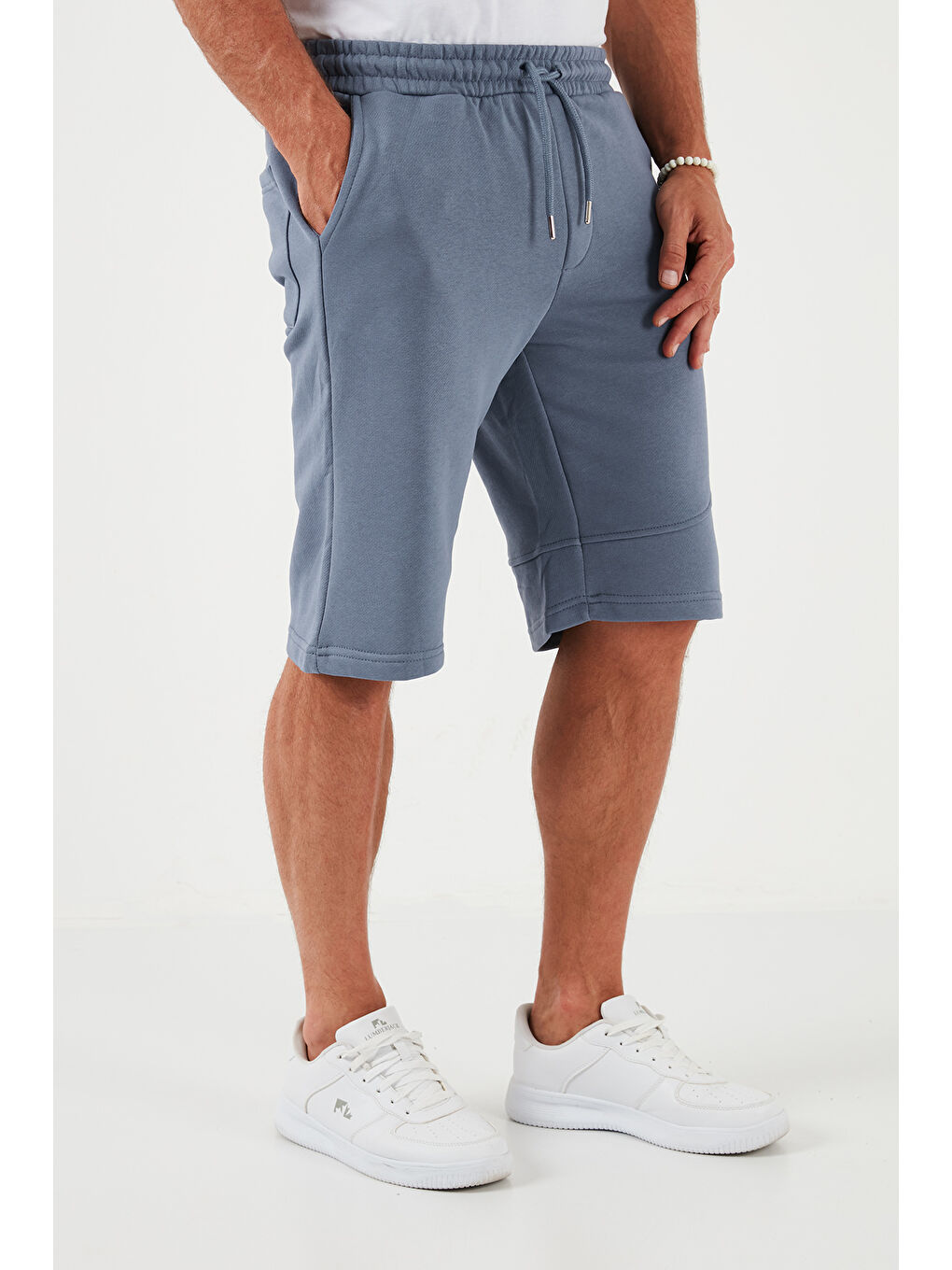 Mavi Pamuklu Regular Fit Normal Bel Cepli 3'lü Paket Şort 5908041S3-1