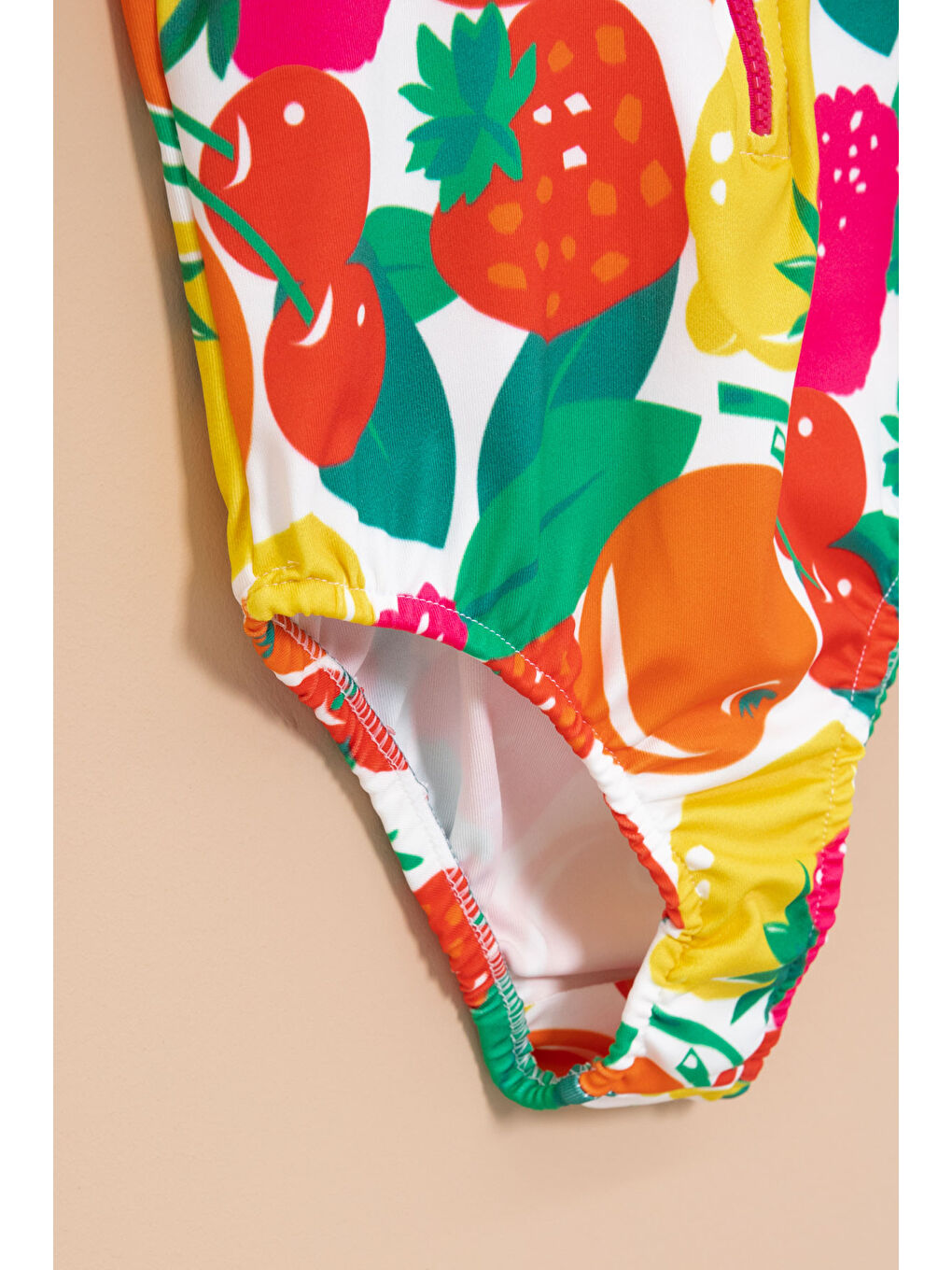 Pembe Meyve Desenli Fermuar Kapamalı Kısa Kol Kız Çocuk Mayo 21133-4