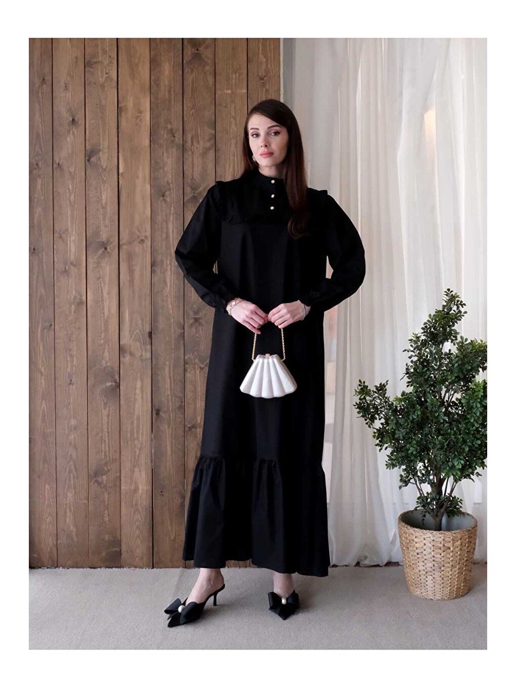 Siyah Yakası Fırfır Detay Elbise-1
