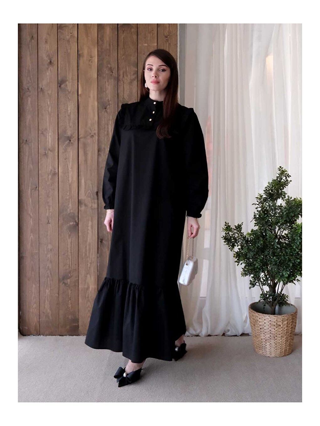 Siyah Yakası Fırfır Detay Elbise-2