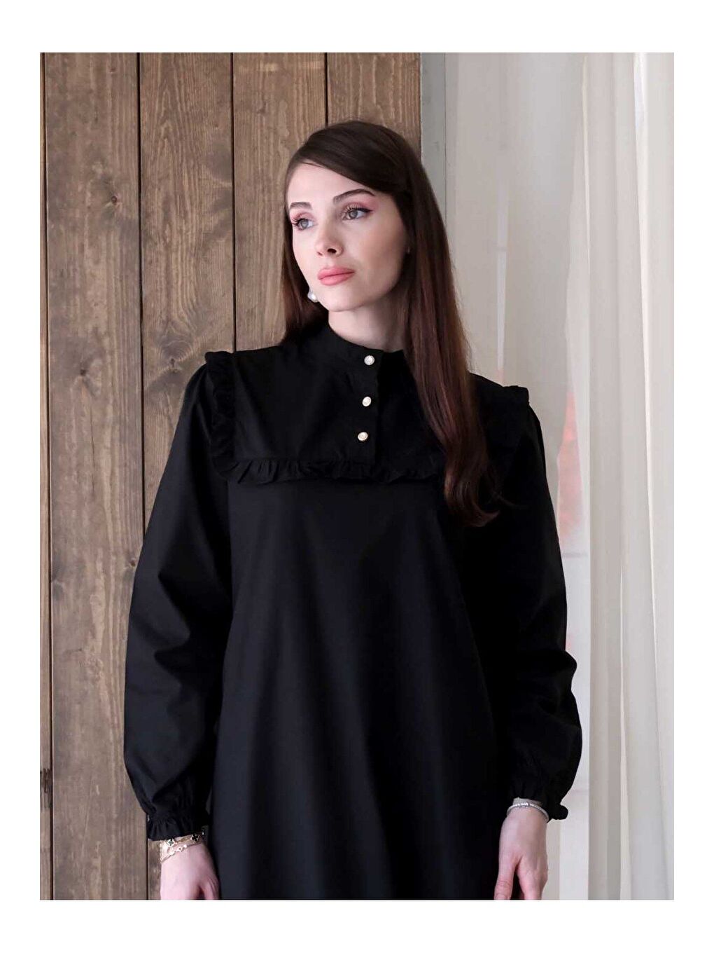 Siyah Yakası Fırfır Detay Elbise-3
