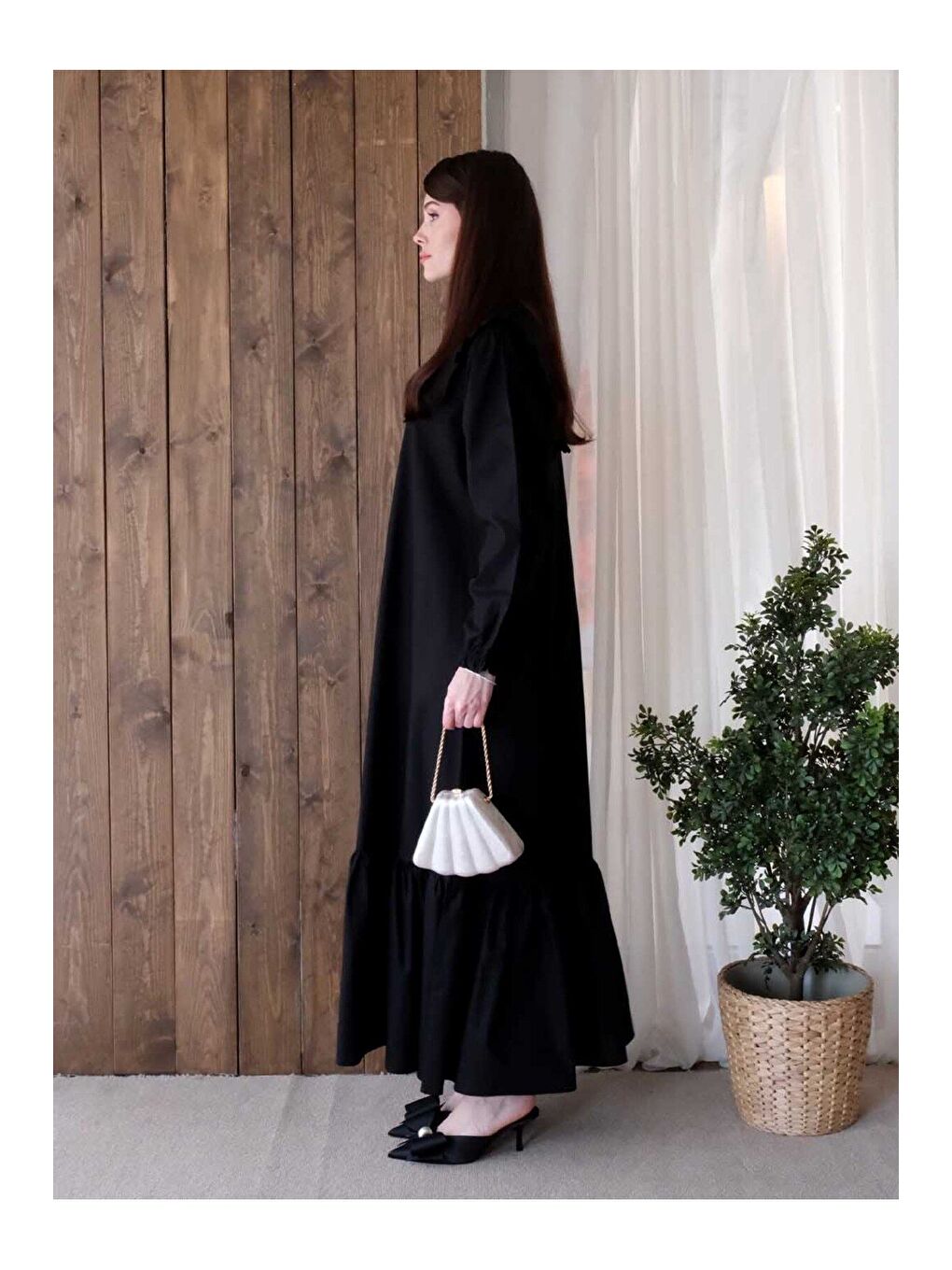 Siyah Yakası Fırfır Detay Elbise-6