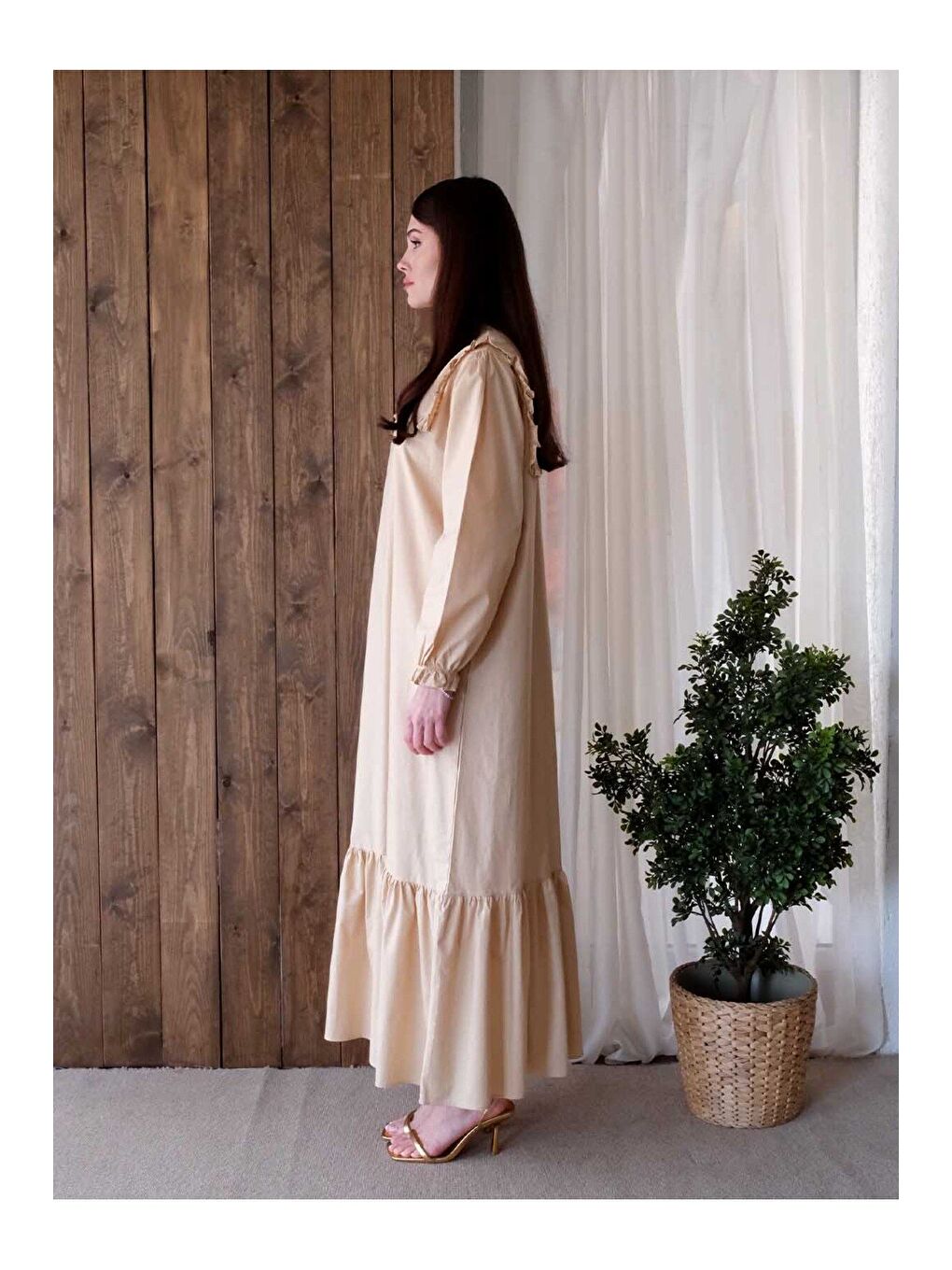 Ekru Krem Yakası Fırfır Detay Elbise-4