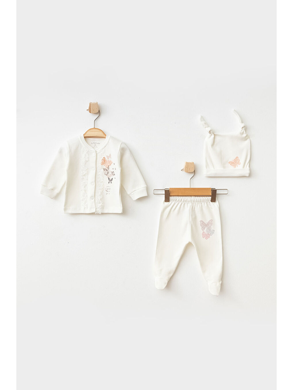 Ekru Kız Bebek Kelebek Desenli Hırka Pantolon Bere 3 'lü Alt Üst Bebek Takımı 0 Ay - 6 Ay