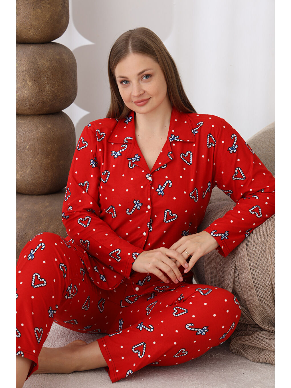 Kırmızı Boydan Düğmeli Yılbaşı Temalı Süet Kumaş Büyük Beden Kadın Pijama Takımı 515-3