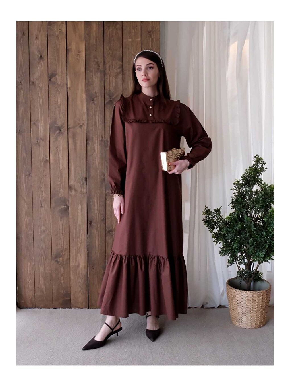 Kahverengi Acı Kahve Yakası Fırfır Detay Elbise