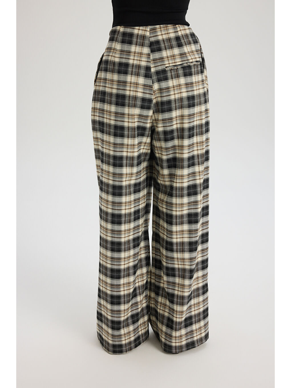 Corvin Pile Detaylı Dökümlü Siyah Ekose Pantolon-4