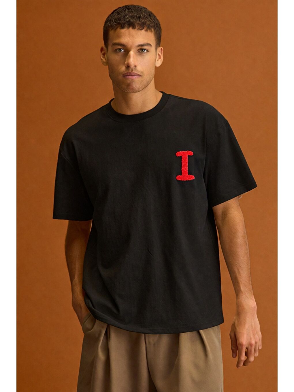 Siyah Erkek Oversize Tişört "Love Is Everywhere" Baskılı Basic Pamuklu T-Shirt-3