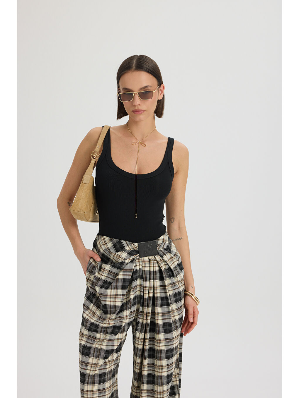 Corvin Pile Detaylı Dökümlü Siyah Ekose Pantolon-5