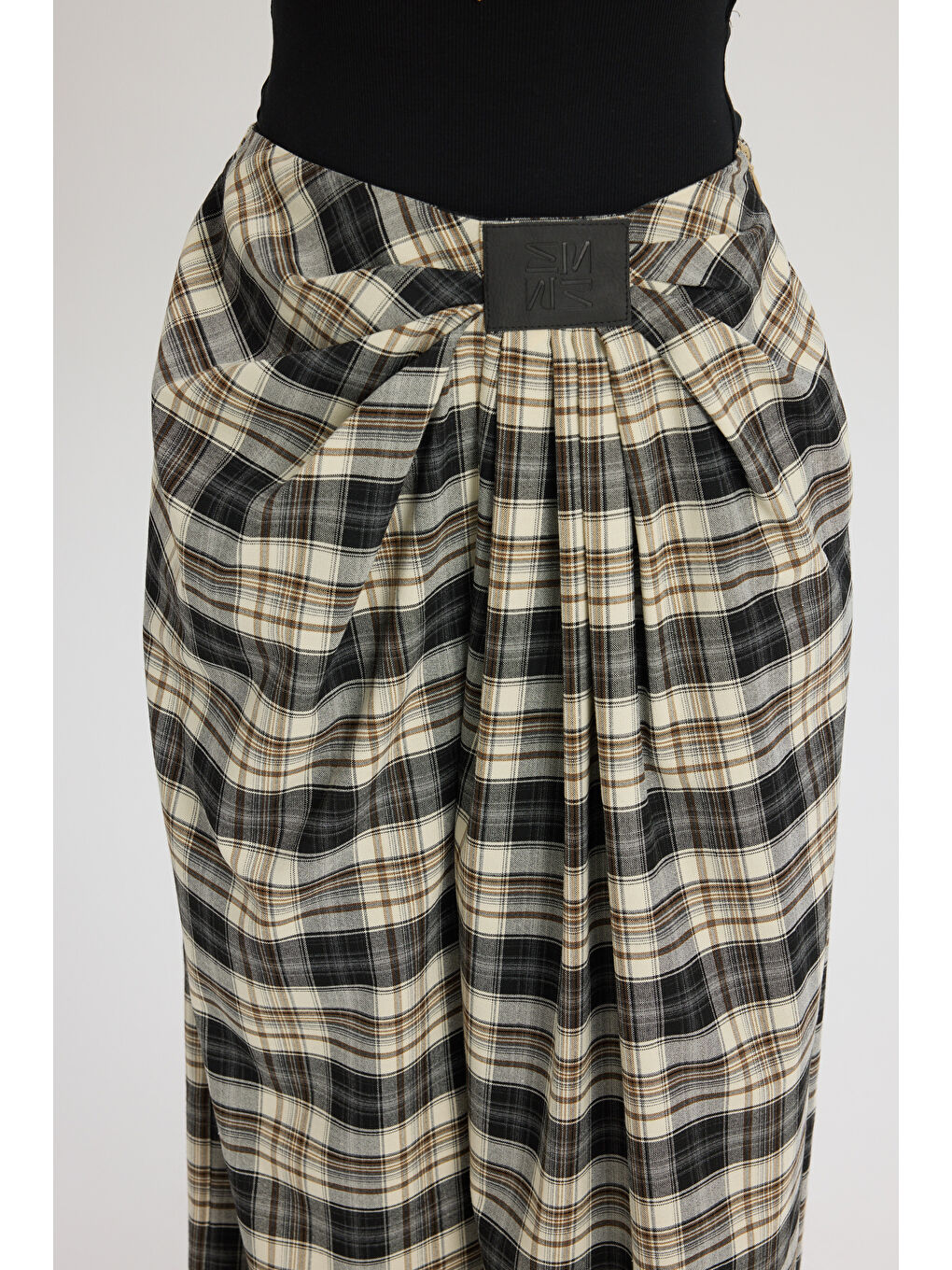 Corvin Pile Detaylı Dökümlü Siyah Ekose Pantolon-6