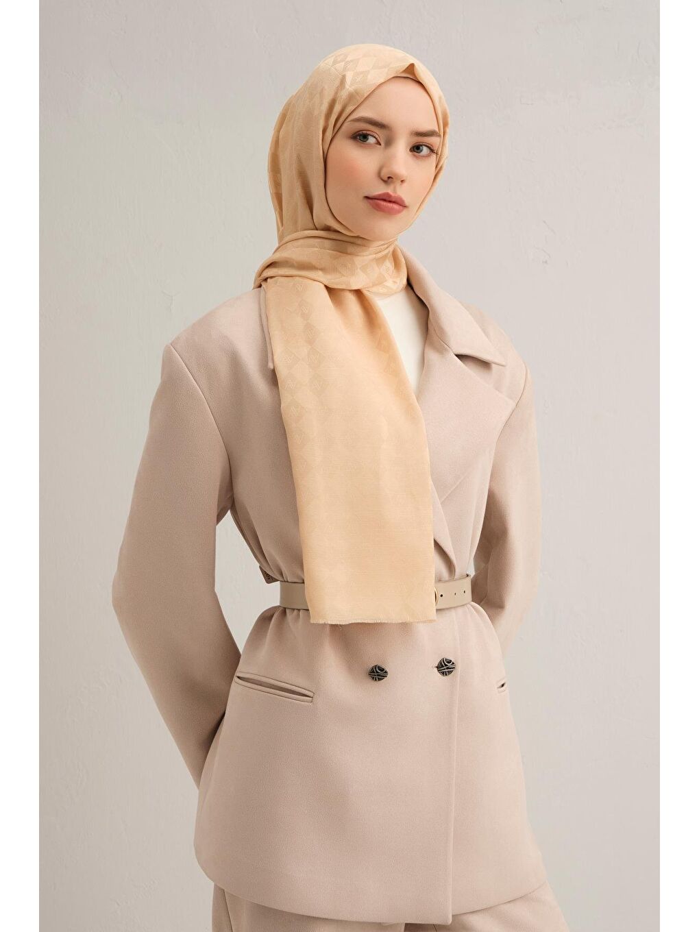 Kahverengi Jakarlı İpek Pamuk Kare Monogram Şal 10065