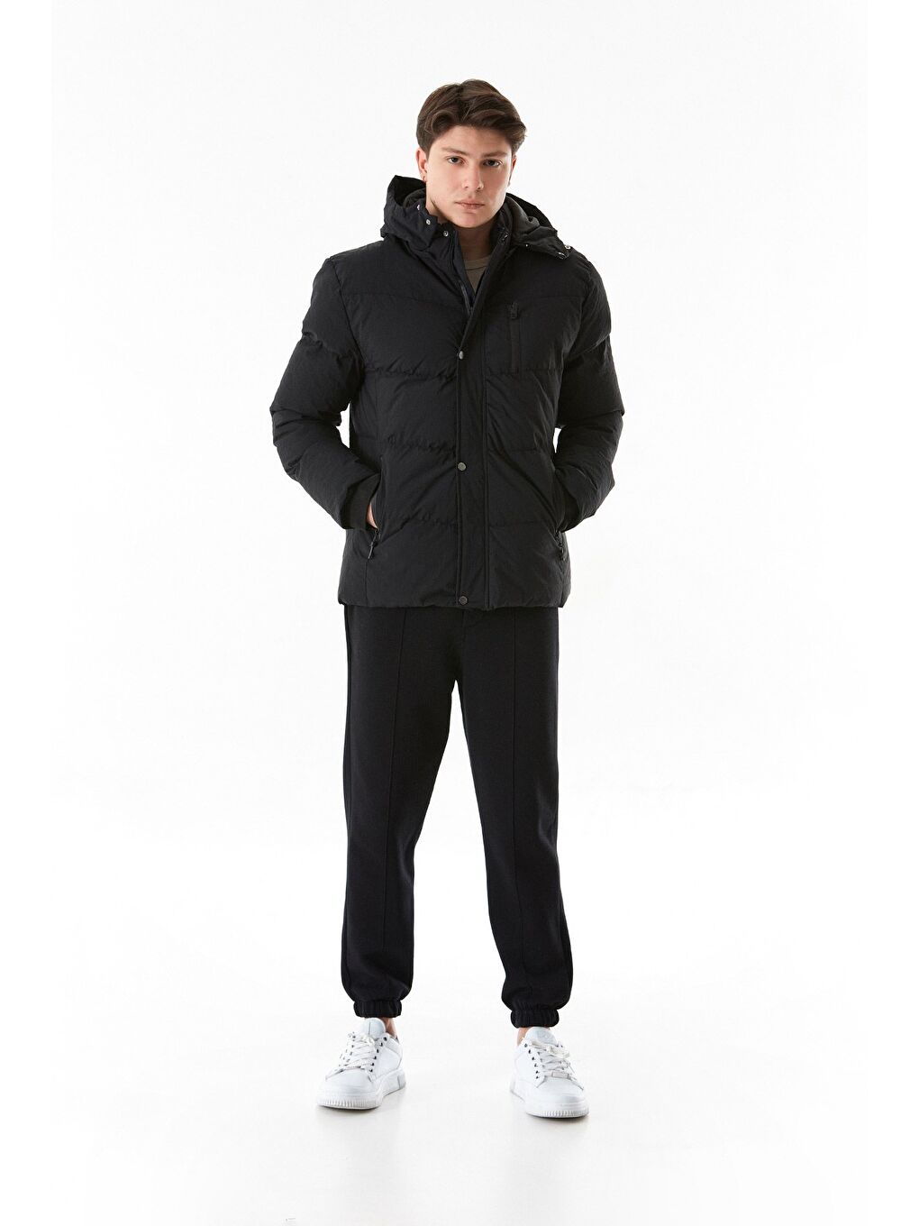 Siyah Cebi Fermuarlı Çıtçıtlı Kapüşonlu Mont-1